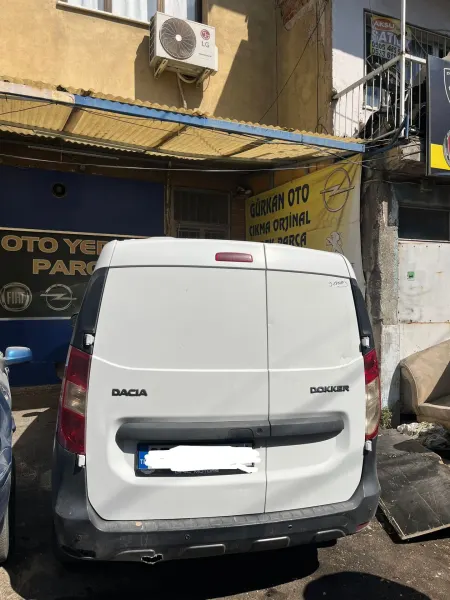 DACİA DAKKER ÇİFT BAGAJ KAPAĞI ORJİNAL HATASIZ